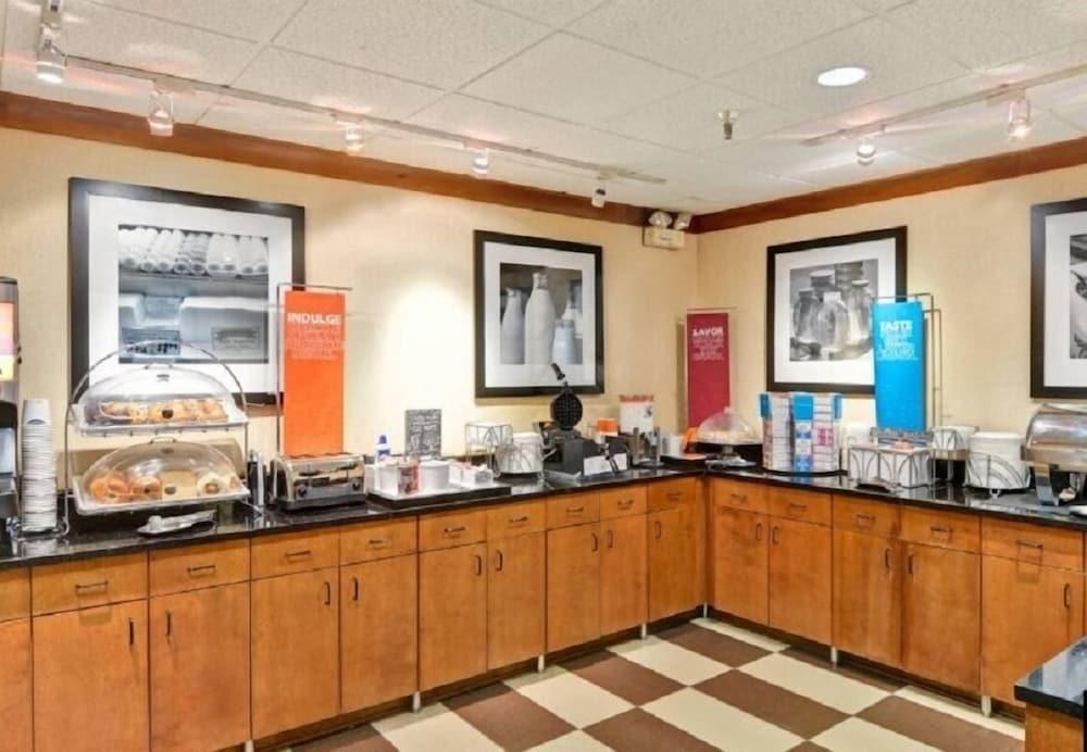 Hampton Inn Memphis Poplar Zewnętrze zdjęcie
