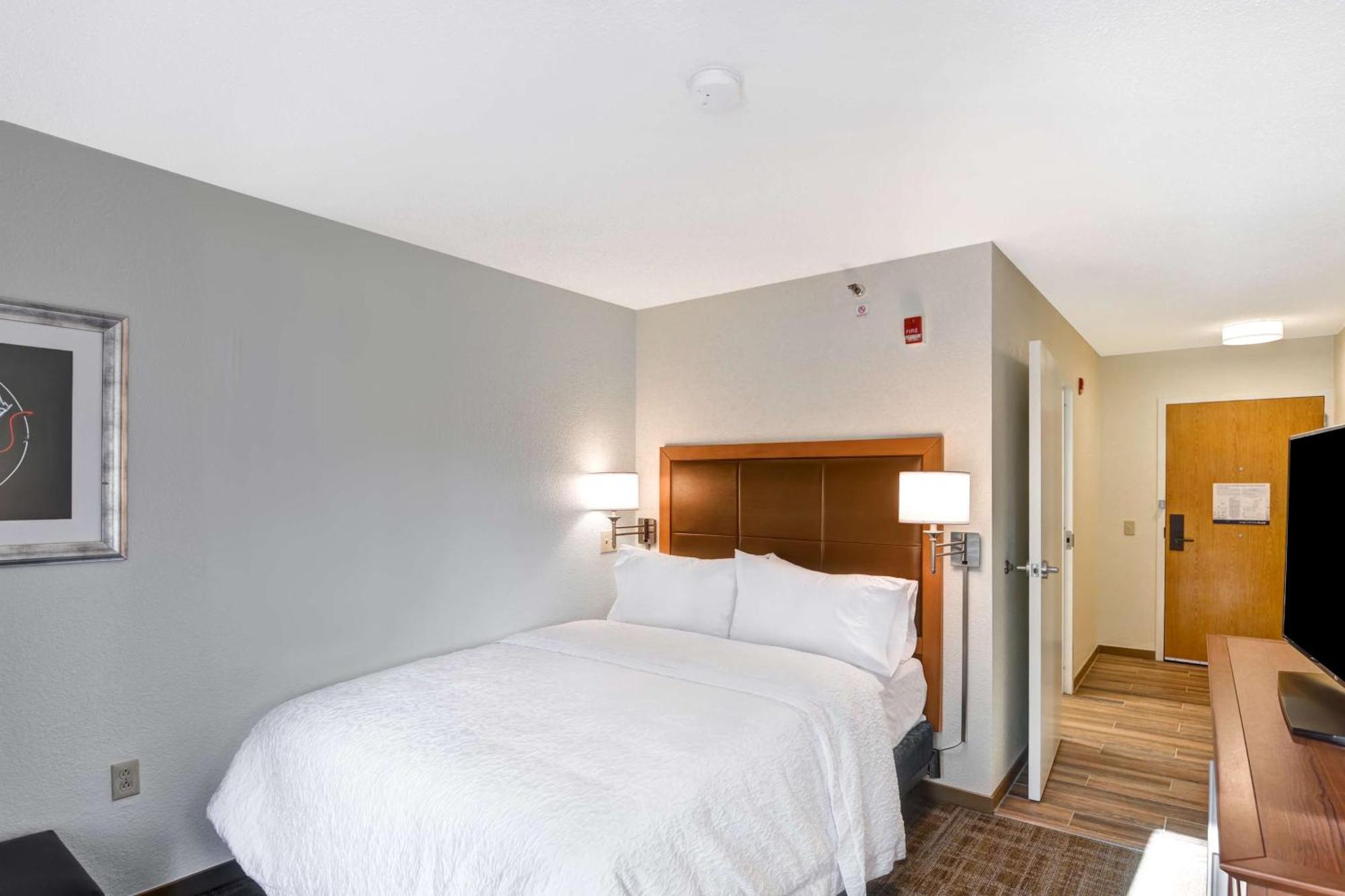 Hampton Inn Memphis Poplar Zewnętrze zdjęcie